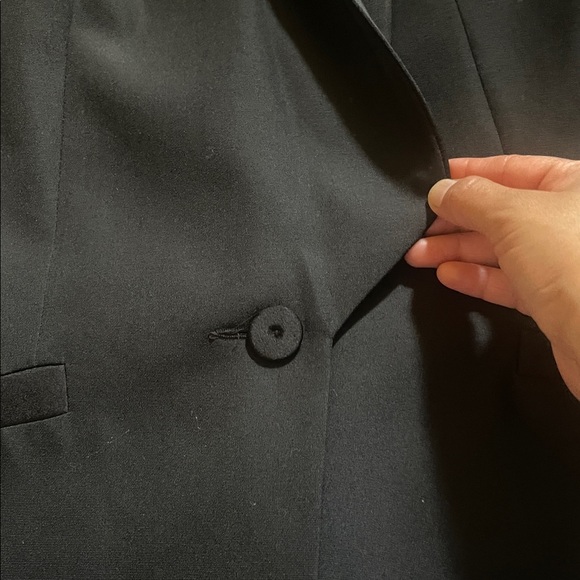 Tara Jarmon Black Women's one button Blazer Size 38 Mid length - Picture 8 of 10